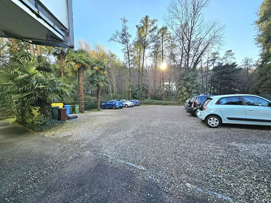 Immagine 22 di Appartamento in vendita  in Via Verbano a Leggiuno