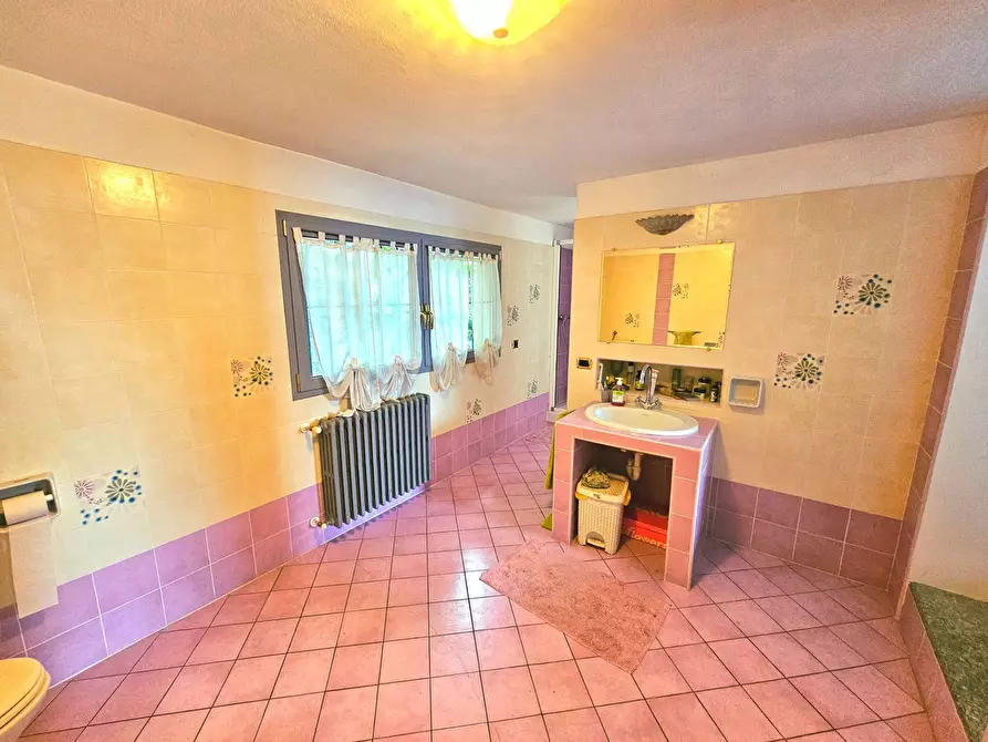 Immagine 24 di Villa in vendita  in Via Dei Sasselli a Leggiuno