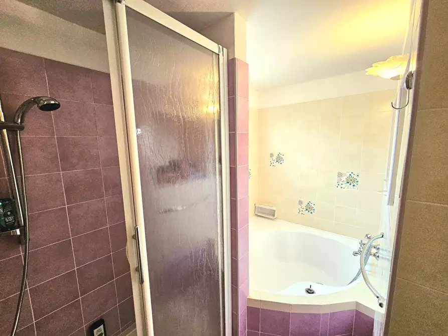 Immagine 26 di Villa in vendita  in Via Dei Sasselli a Leggiuno