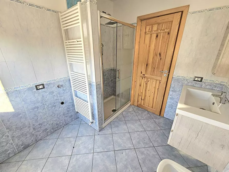 Immagine 22 di Villa in vendita  in Via Milano a Leggiuno