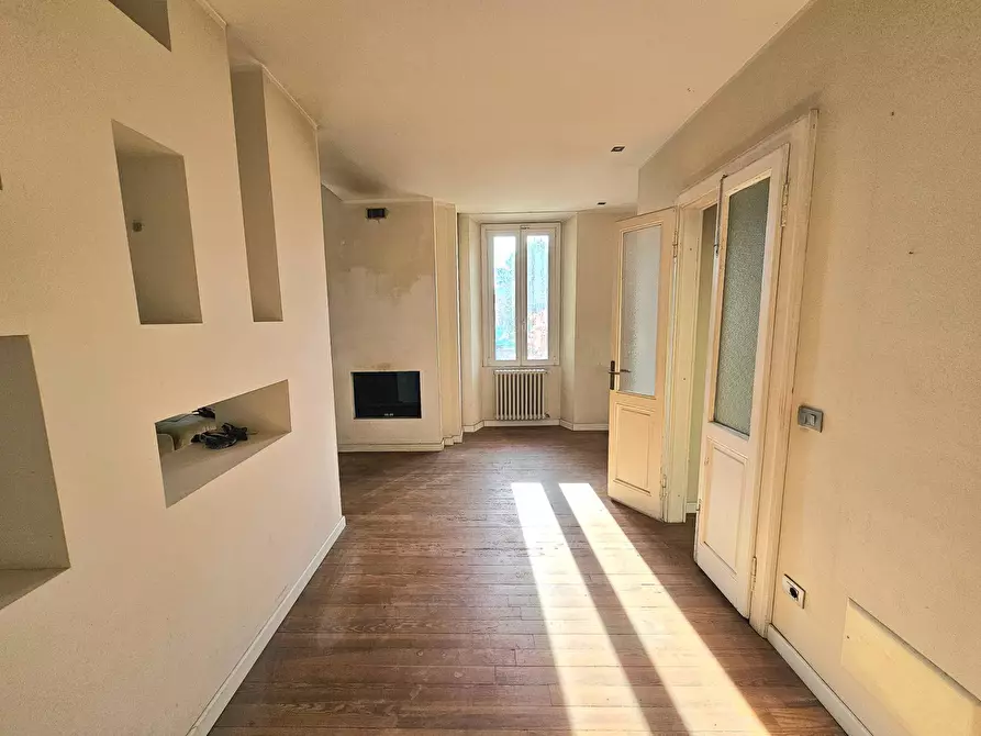 Immagine 21 di Villa in vendita  in Via Cesare Battisti a Cittiglio