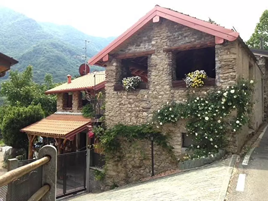 Immagine 6 di Casa indipendente in vendita  in Via Giorgetti a Brissago-Valtravaglia