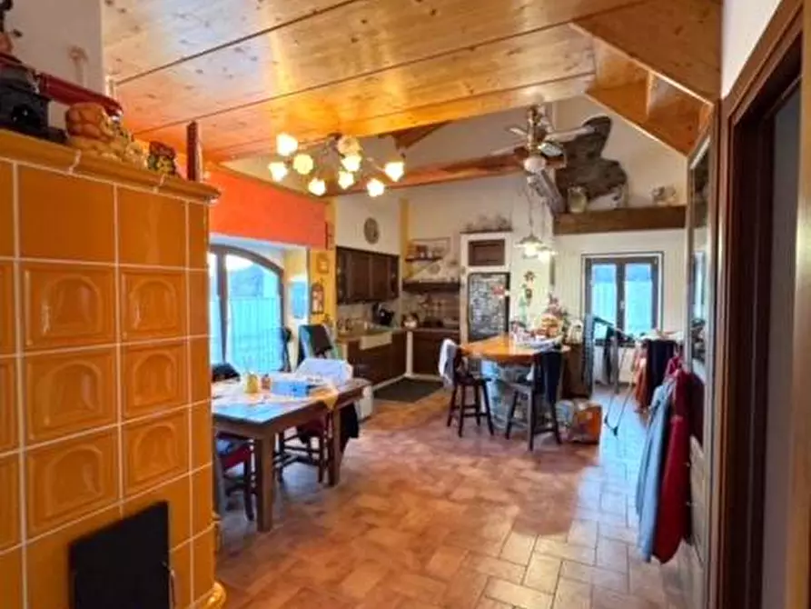 Immagine 18 di Casa indipendente in vendita  in Via Giorgetti a Brissago-Valtravaglia