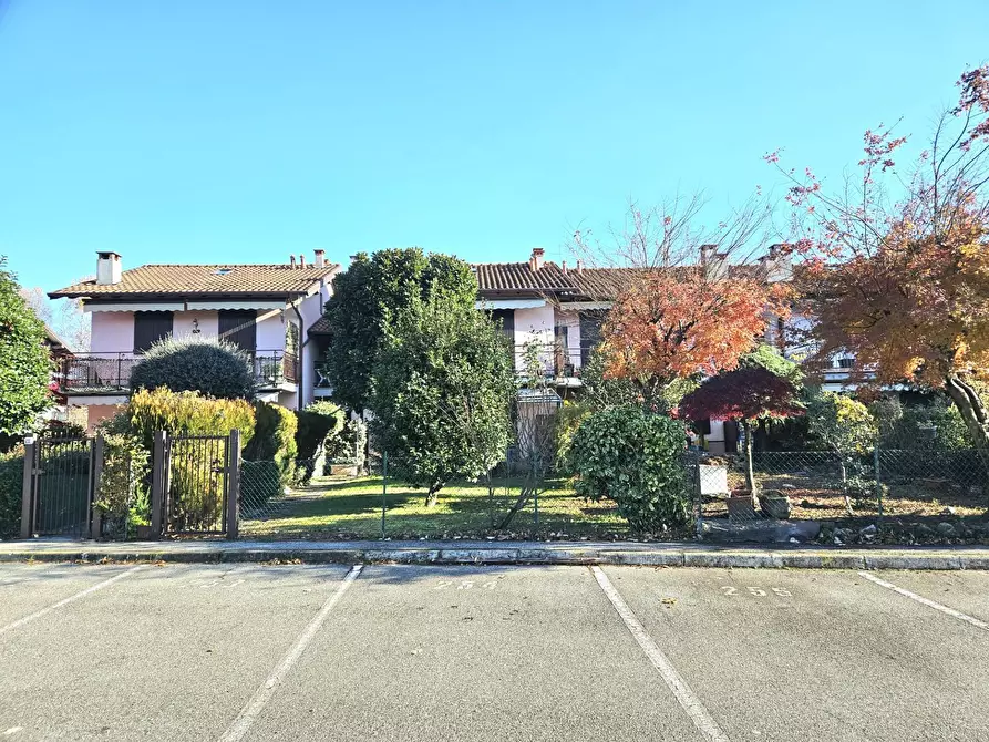 Immagine 19 di Appartamento in vendita  in Via XXV Aprile a Monvalle