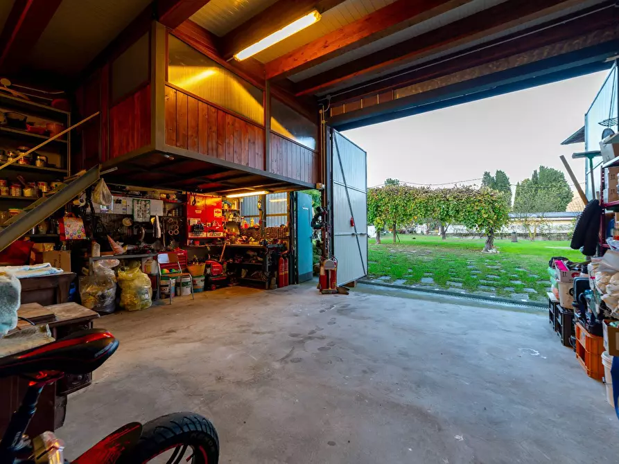 Immagine 30 di Villa in vendita  in Via Guglielmo Marconi a Besozzo