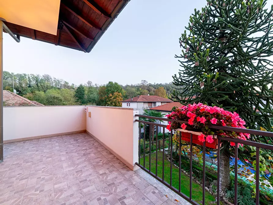 Immagine 23 di Villa in vendita  in Via Guglielmo Marconi a Besozzo