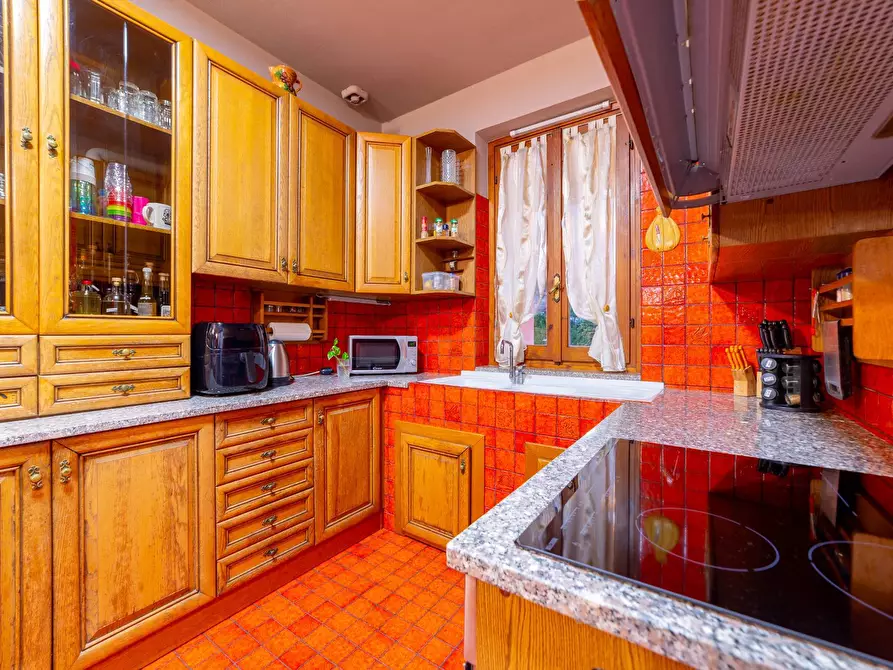 Immagine 25 di Villa in vendita  in Via Guglielmo Marconi a Besozzo