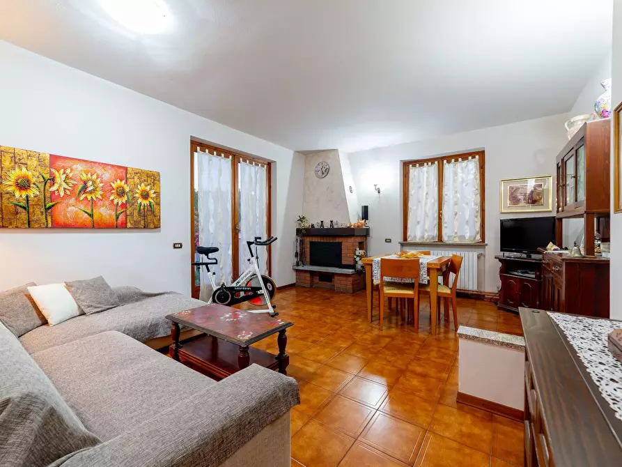 Immagine 26 di Villa in vendita  in Via Guglielmo Marconi a Besozzo