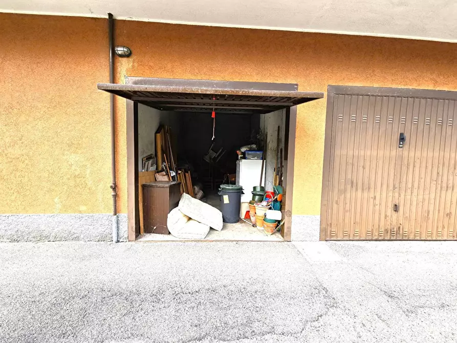 Immagine 24 di Appartamento in vendita  in Via Scalarini a Gavirate