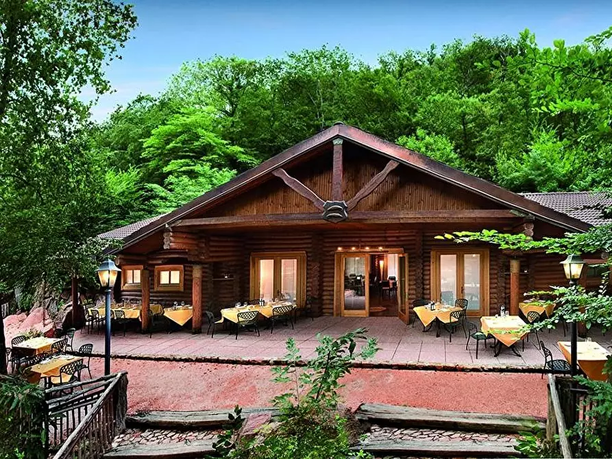 Immagine 1 di Attività commerciale in vendita  in Via Valganna a Valganna