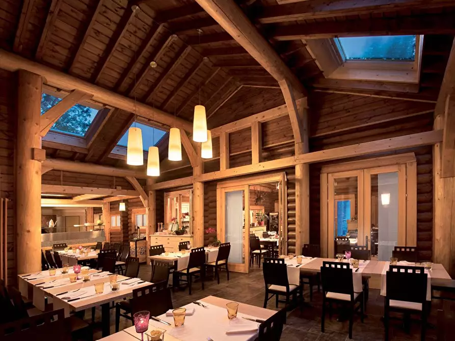 Immagine 2 di Attività commerciale in vendita  in Via Valganna a Valganna