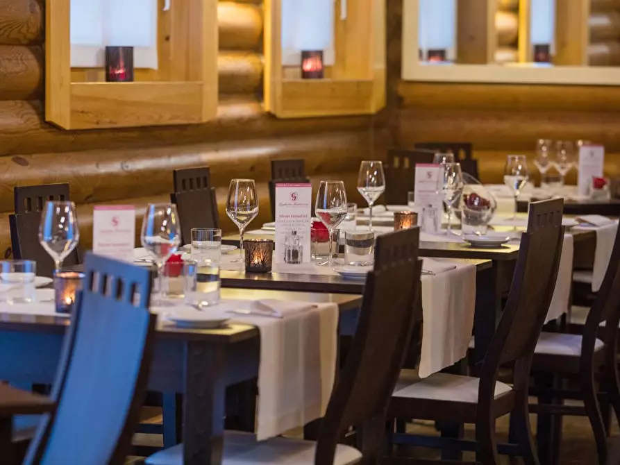 Immagine 5 di Attività commerciale in vendita  in Via Valganna a Valganna