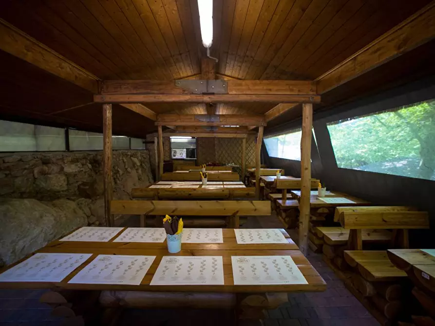 Immagine 6 di Attività commerciale in vendita  in Via Valganna a Valganna