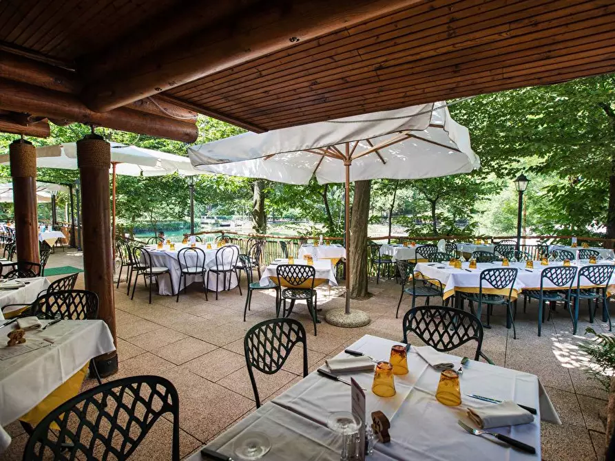 Immagine 8 di Attività commerciale in vendita  in Via Valganna a Valganna