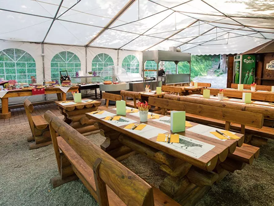 Immagine 9 di Attività commerciale in vendita  in Via Valganna a Valganna