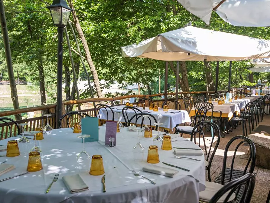 Immagine 10 di Attività commerciale in vendita  in Via Valganna a Valganna