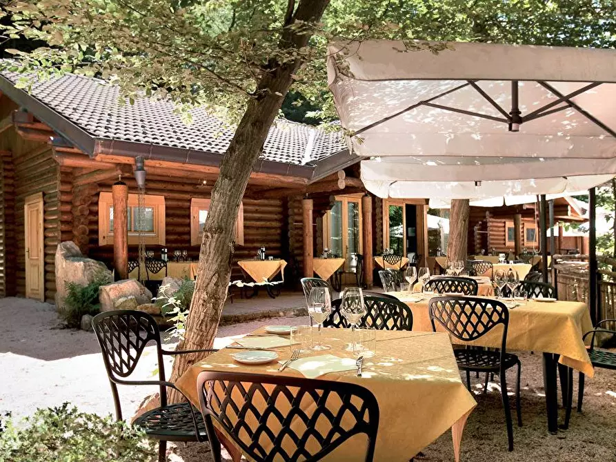 Immagine 11 di Attività commerciale in vendita  in Via Valganna a Valganna