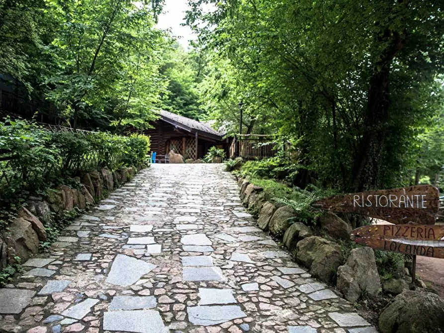 Immagine 27 di Attività commerciale in vendita  in Via Valganna a Valganna