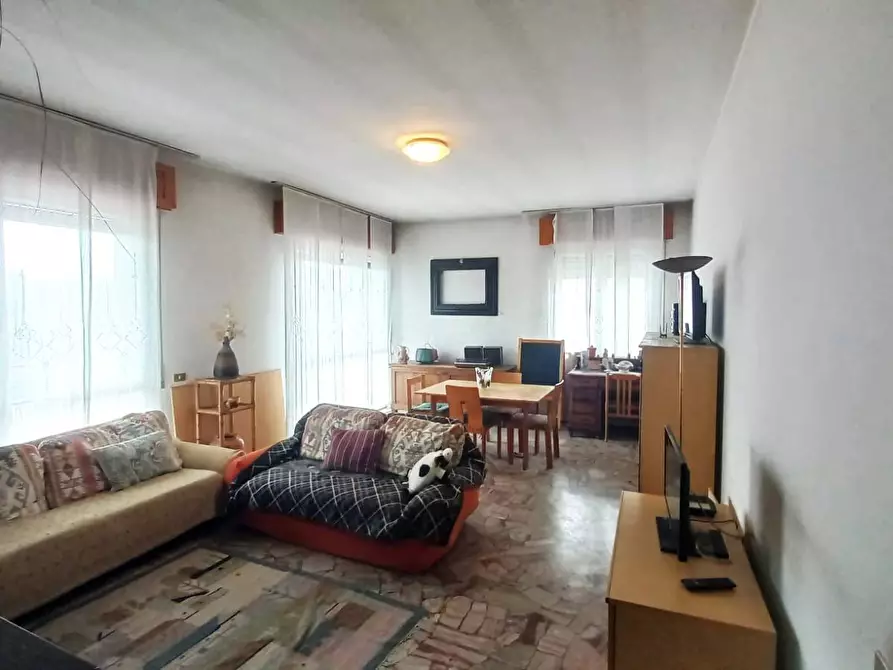 Immagine 3 di Appartamento in vendita  in Via Provinciale a Cuveglio