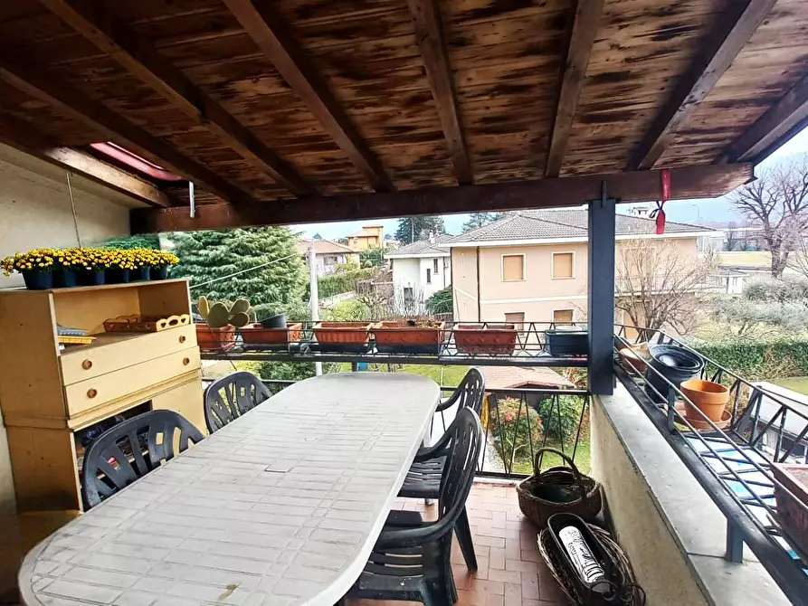 Immagine 11 di Appartamento in vendita  in Via Provinciale a Cuveglio