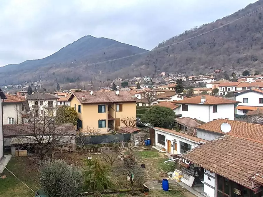 Immagine 21 di Appartamento in vendita  in Via Provinciale a Cuveglio