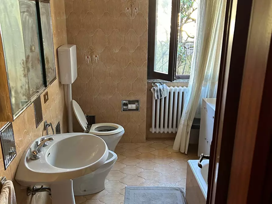 Immagine 28 di Casa indipendente in vendita  in Via De Amicis a Cittiglio