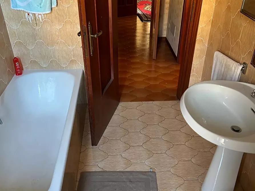 Immagine 29 di Casa indipendente in vendita  in Via De Amicis a Cittiglio