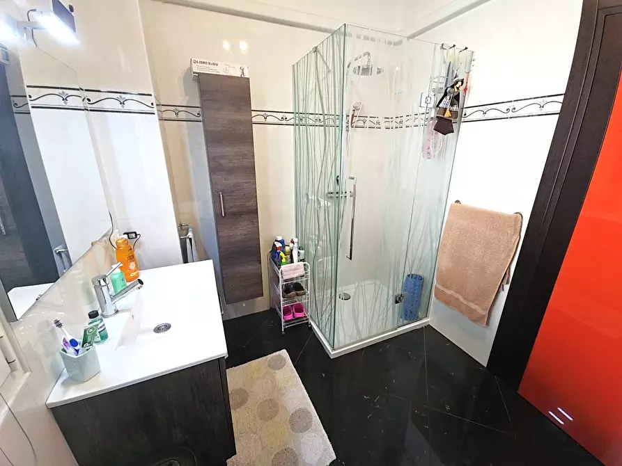 Immagine 29 di Villa in vendita  in Via Beatrice a Brezzo Di Bedero