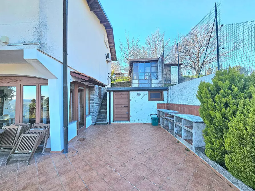 Immagine 3 di Villa in vendita  in Via Ronchetto a Laveno-Mombello