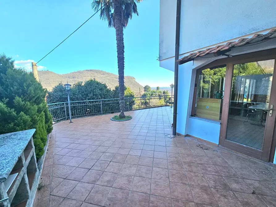 Immagine 4 di Villa in vendita  in Via Ronchetto a Laveno-Mombello