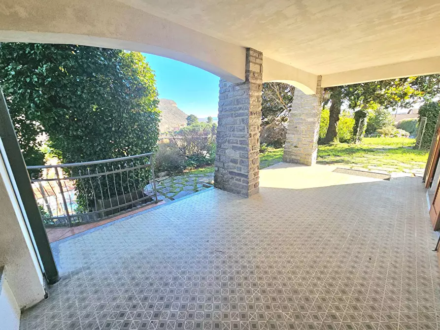 Immagine 7 di Villa in vendita  in Via Ronchetto a Laveno-Mombello