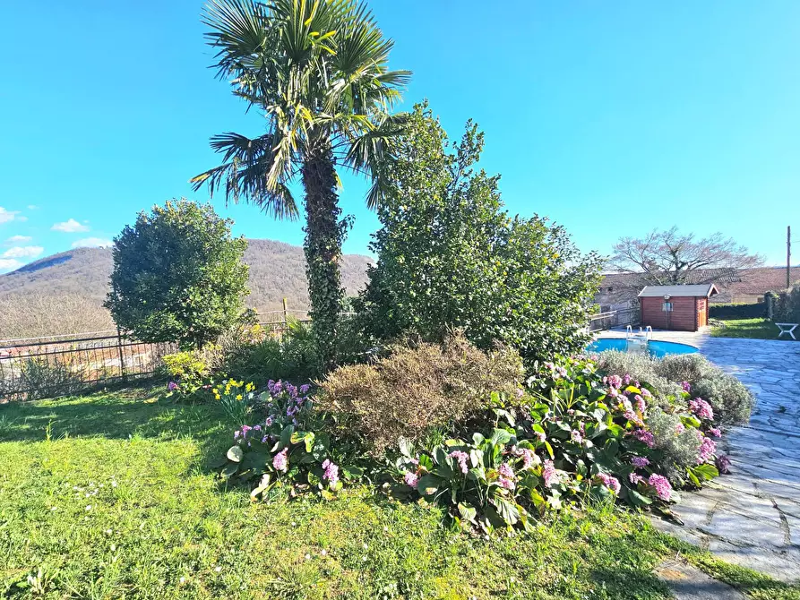 Immagine 15 di Villa in vendita  in Via Ronchetto a Laveno-Mombello