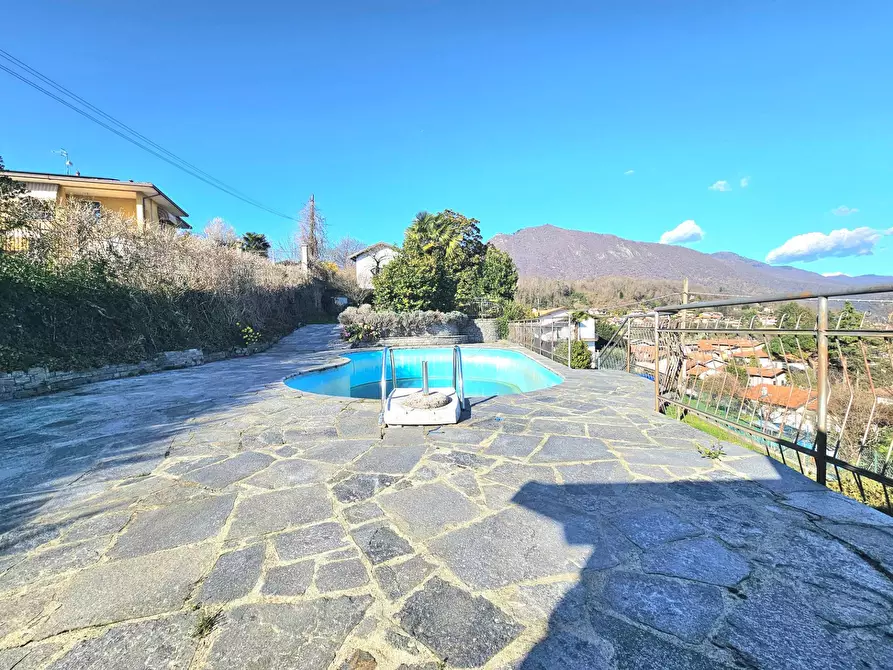 Immagine 21 di Villa in vendita  in Via Ronchetto a Laveno-Mombello