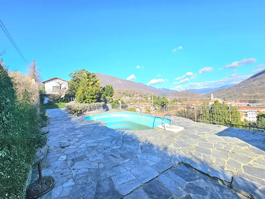 Immagine 22 di Villa in vendita  in Via Ronchetto a Laveno-Mombello