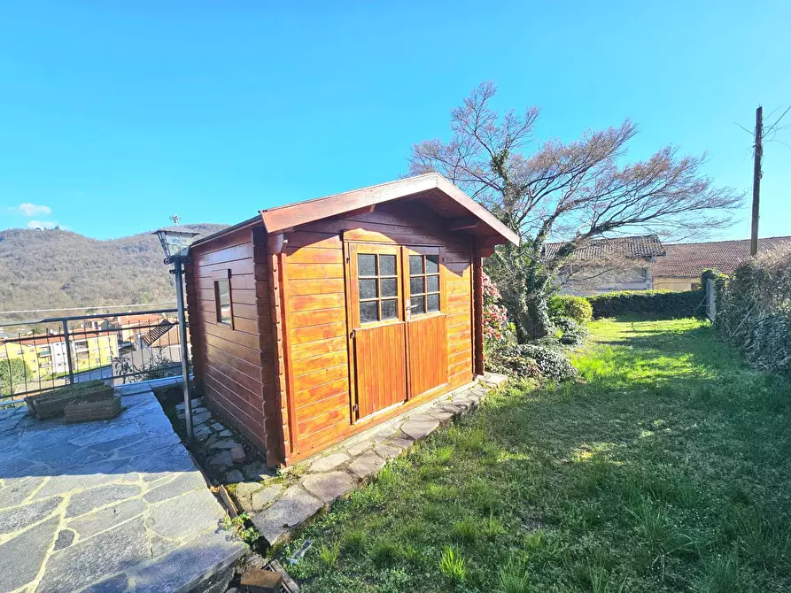 Immagine 23 di Villa in vendita  in Via Ronchetto a Laveno-Mombello