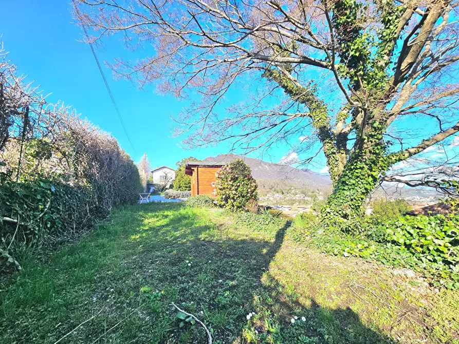 Immagine 24 di Villa in vendita  in Via Ronchetto a Laveno-Mombello