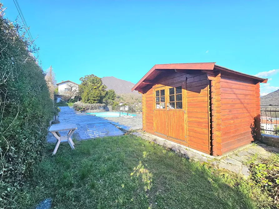 Immagine 26 di Villa in vendita  in Via Ronchetto a Laveno-Mombello