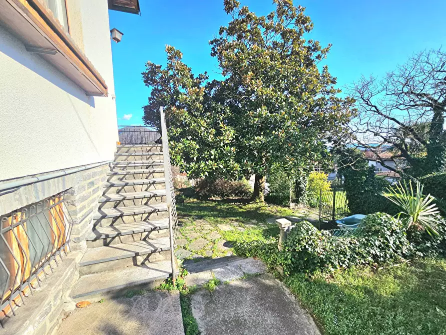 Immagine 28 di Villa in vendita  in Via Ronchetto a Laveno-Mombello