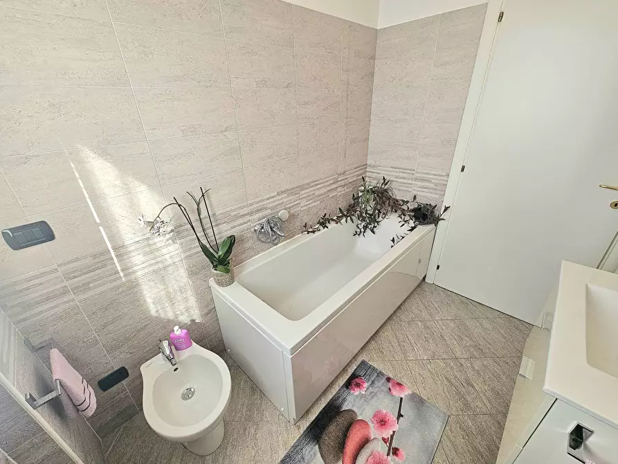 Immagine 24 di Appartamento in vendita  in Via IV Novembre a Gemonio