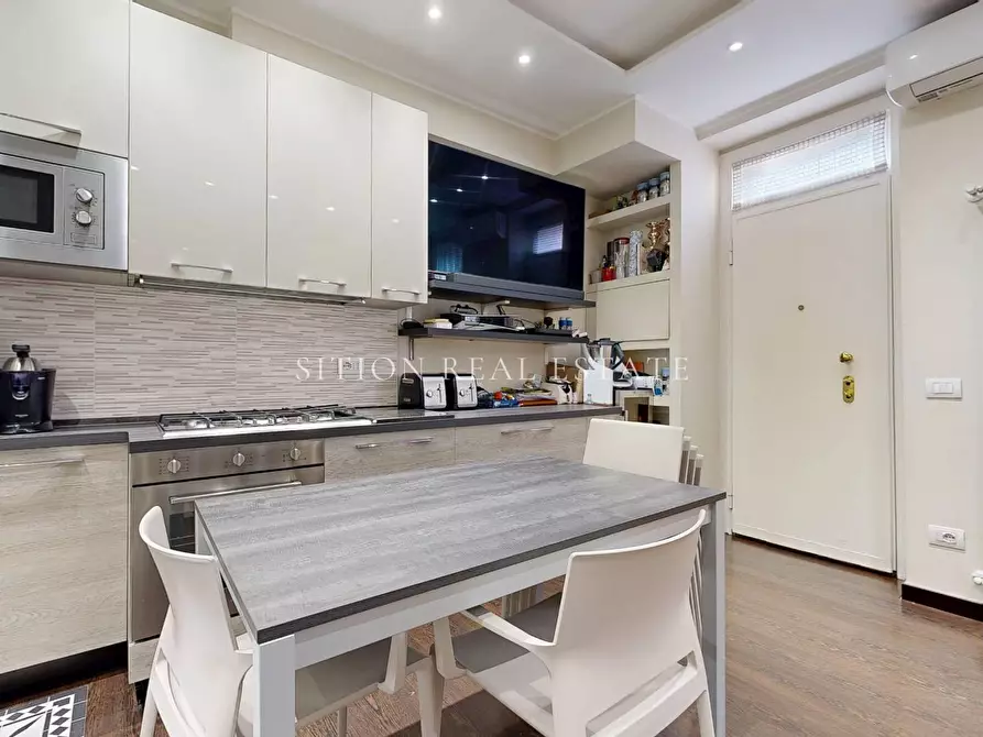 Immagine 3 di Appartamento in vendita  in Via Ceresio a Milano