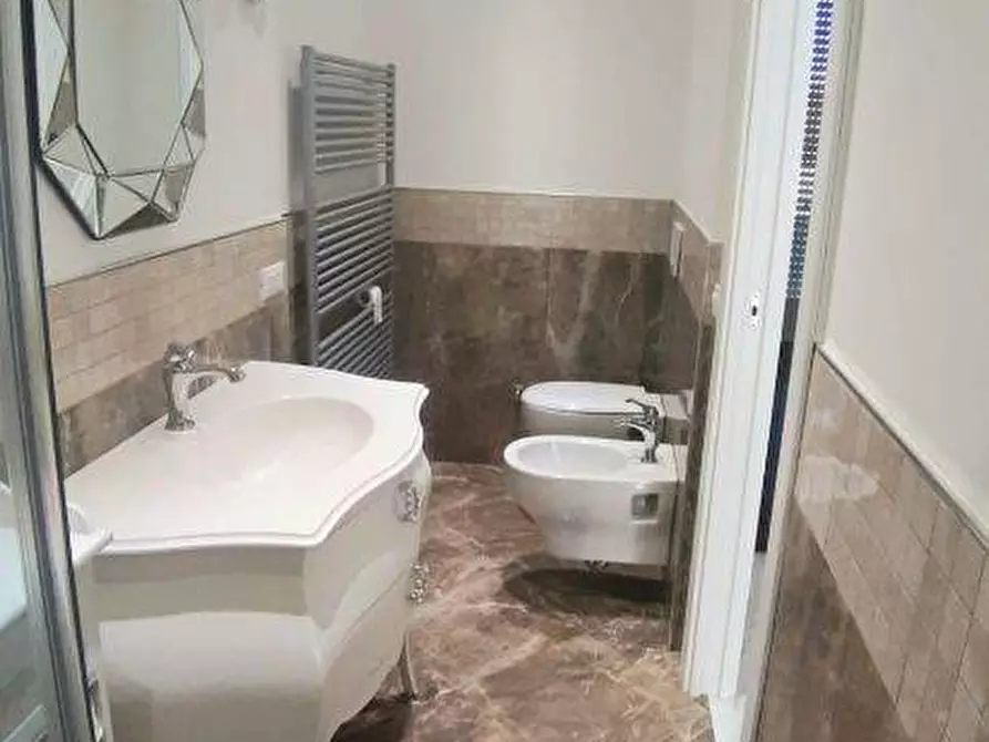 Immagine 15 di Appartamento in vendita  a San Benedetto Del Tronto