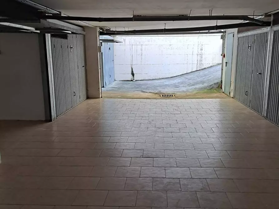 Immagine 2 di Box auto in vendita  a Grottammare