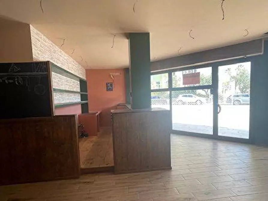 Immagine 1 di Locale commerciale in affitto  a San Benedetto Del Tronto