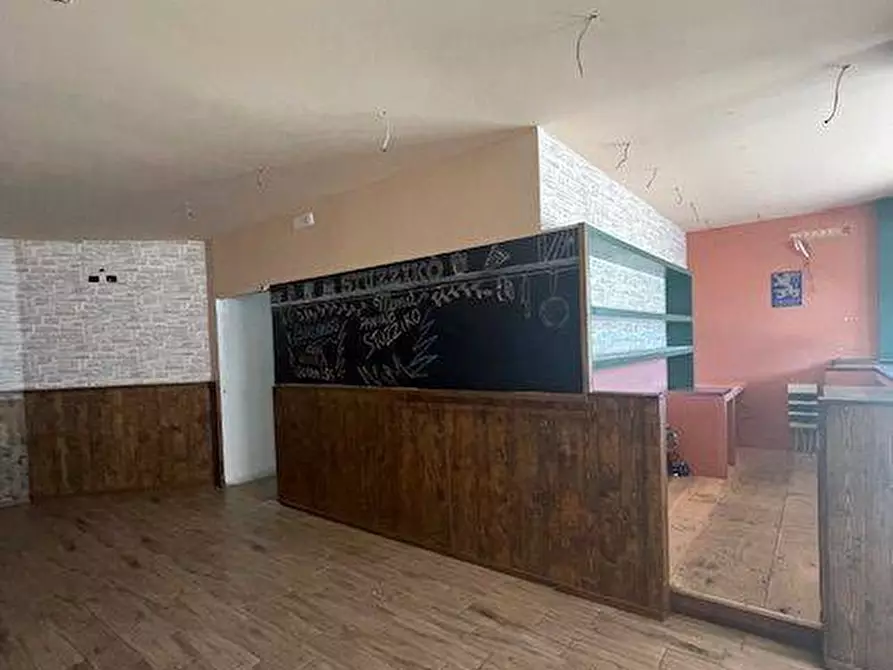 Immagine 2 di Locale commerciale in affitto  a San Benedetto Del Tronto