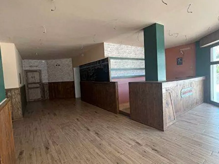 Immagine 5 di Locale commerciale in affitto  a San Benedetto Del Tronto