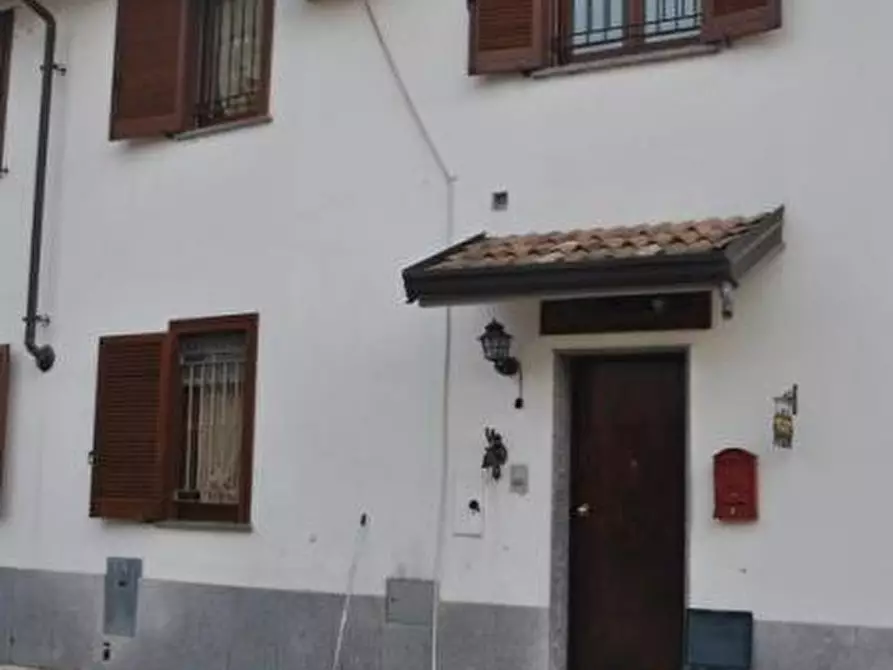 Immagine 1 di Casa indipendente in vendita  in Via Ronsecco a Lignana