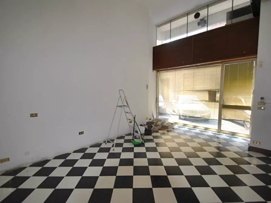 Immagine 2 di Locale commerciale in vendita  in Via Balbo a Vercelli