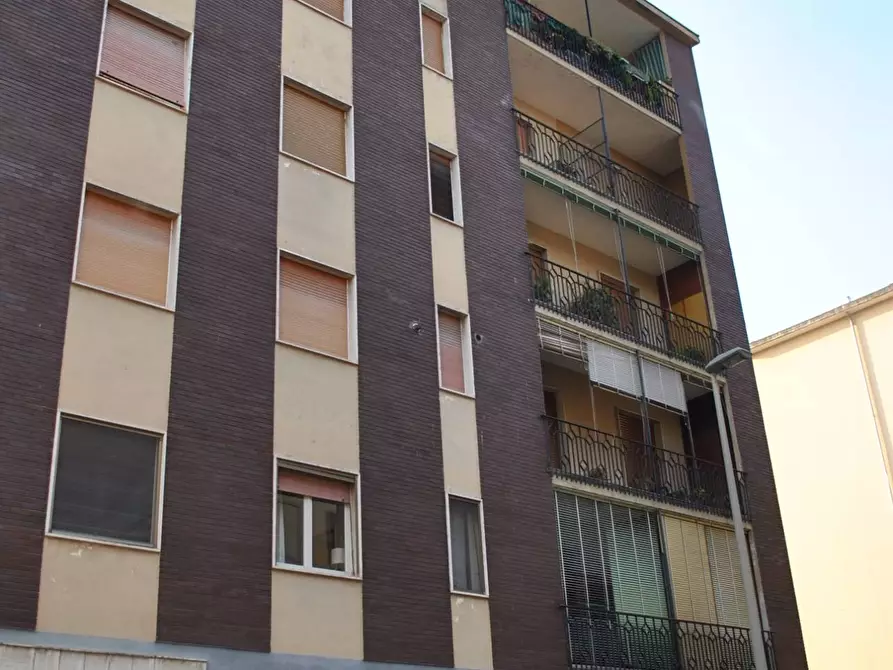 Immagine 1 di Appartamento in vendita  in Via Bengasi a Vercelli