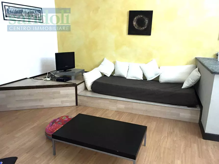 Immagine 1 di Appartamento in vendita  in corso Libertà a Vercelli