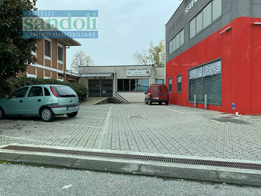 Immagine 2 di Capannone industriale in affitto  in Via Vercelli a Caresanablot